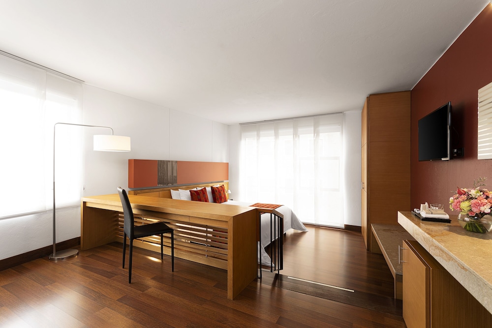 Superior Room, 1 Queen Bed - Photo 13