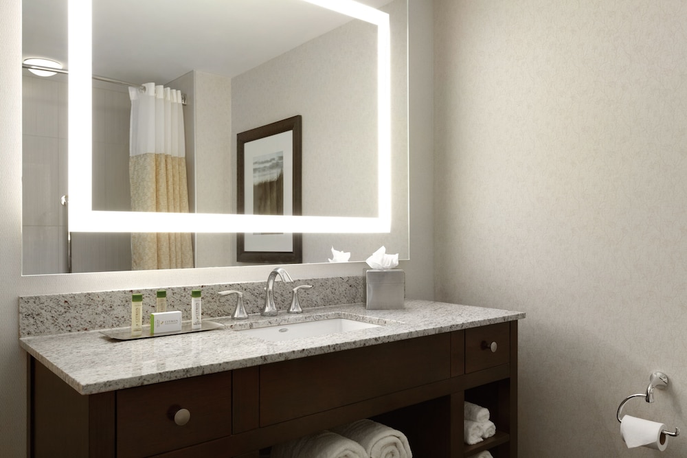 Suite thumbnail 6
