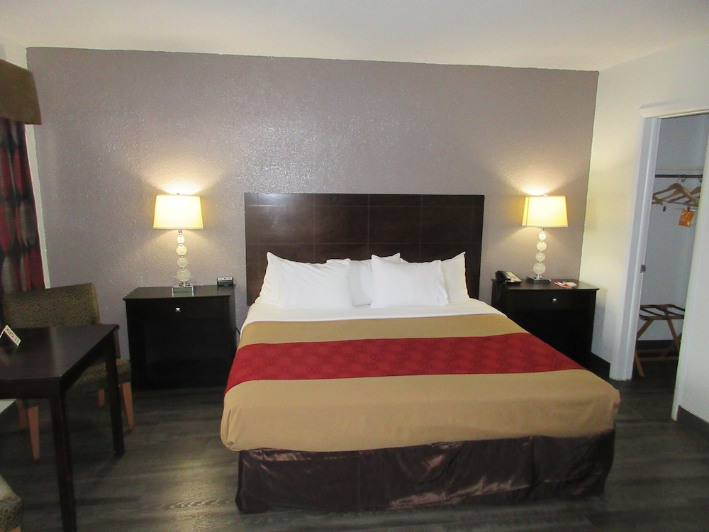 Standard Room, 1 King Bed