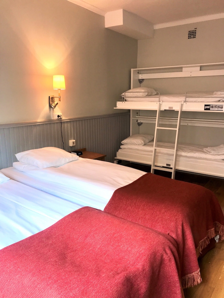 Family Quadruple Room photo 3