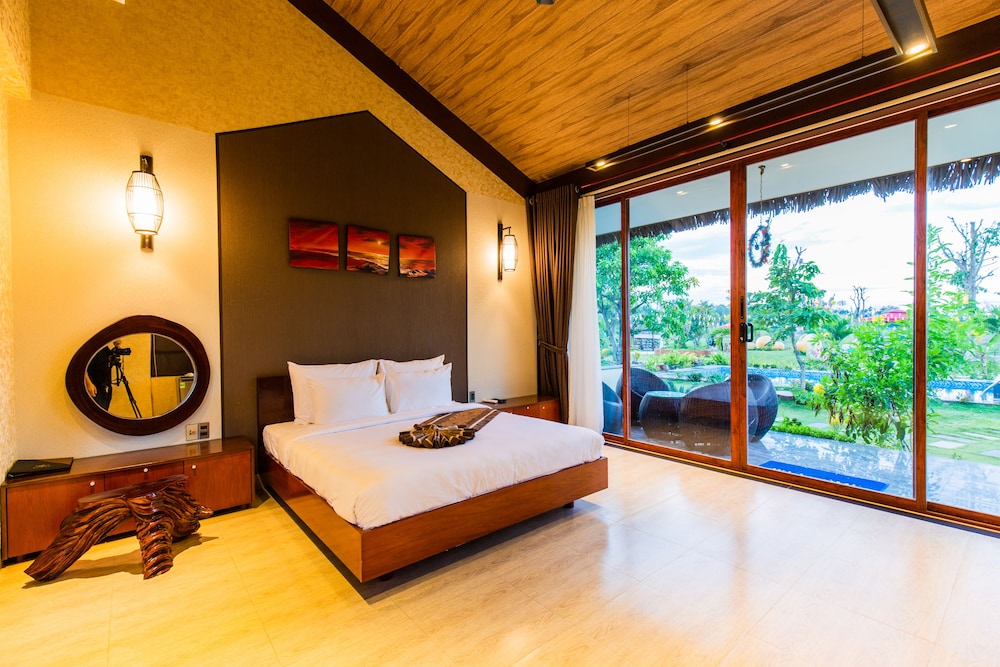 Bungalow, 3 Bedrooms, Private Pool photo 1