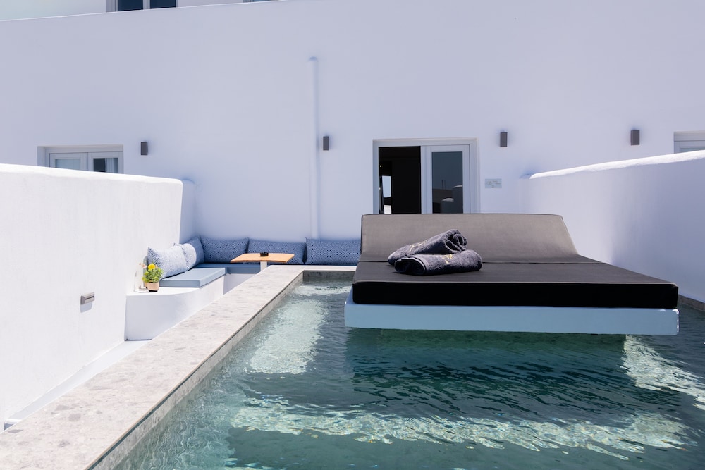 Deluxe Suite with plunge pool and sea view - Photo 10