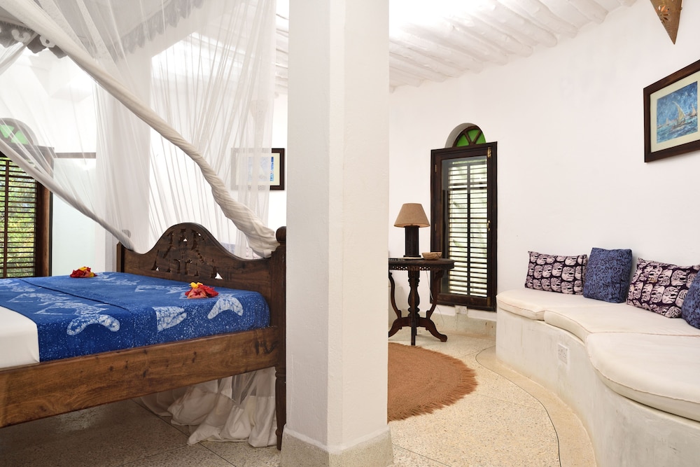 Monsoon Villa photo 3
