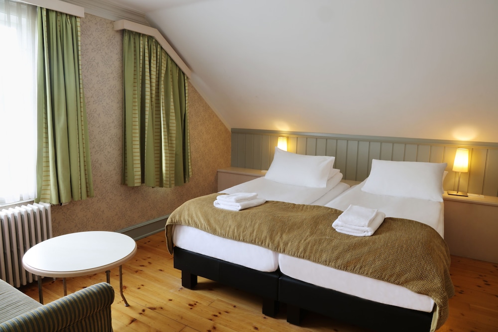 Deluxe Room - Photo 6