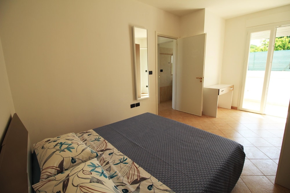 Apartment (2 Bedrooms)