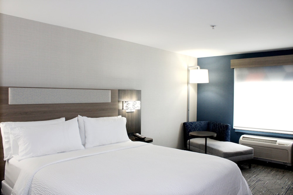 Standard Room, 1 King Bed - Photo 4