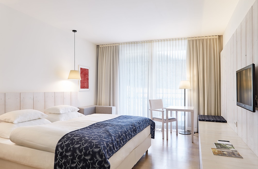 Room (Prestige) - Photo 2
