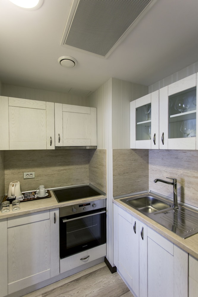 Deluxe Suite - Photo 5
