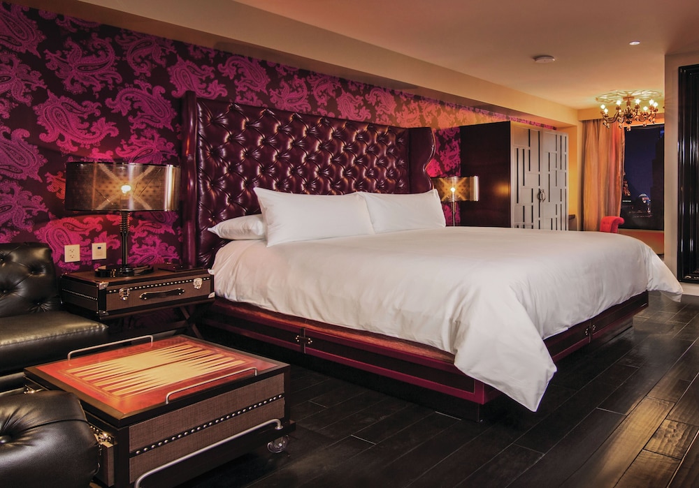 Luxury Room, 1 King Bed, Non Smoking photo 1