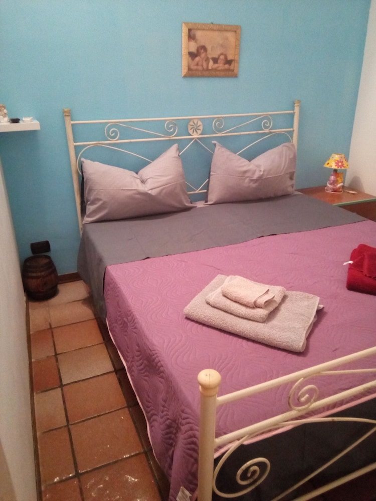 Basic Double Room photo 1