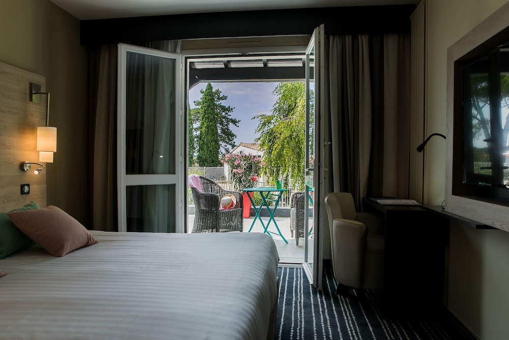 Room, Terrace