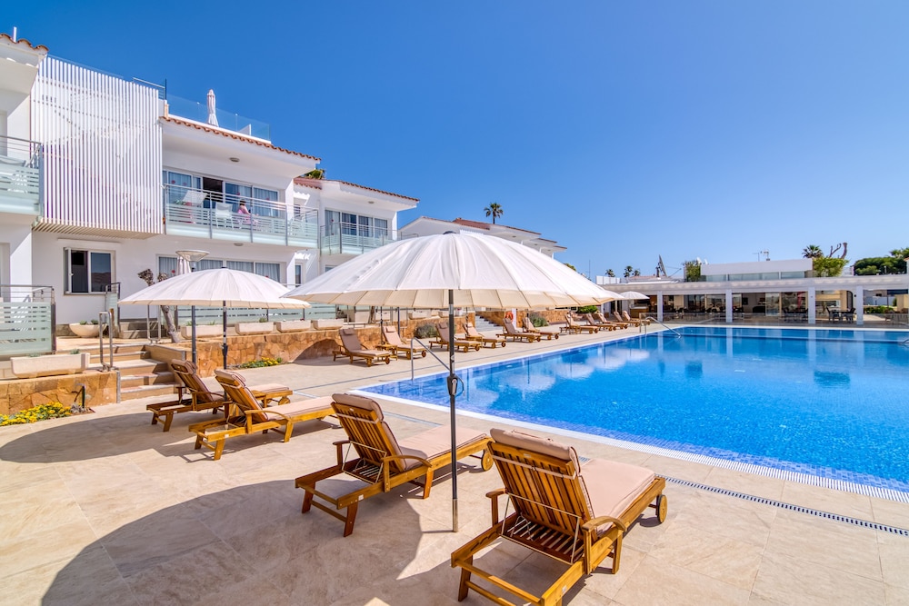 Apartment, 2 Bedrooms, Balcony, Pool View - Photo 15