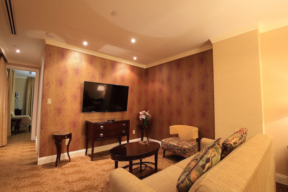Penthouse, 1 Bedroom, Kitchenette photo 1