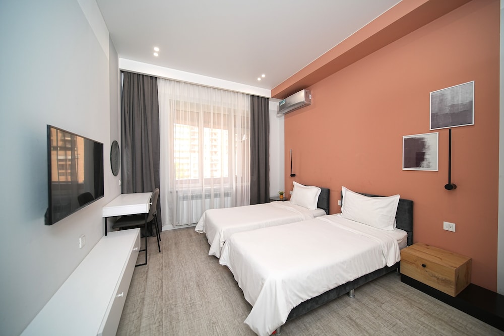 Comfort Studio, 2 Twin Beds, Balcony, Park View