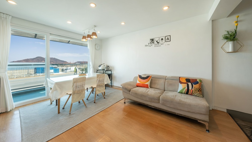 Basic Room, 2 Bedrooms (sum D(No pets allowed / Private BBQ)) photo 2