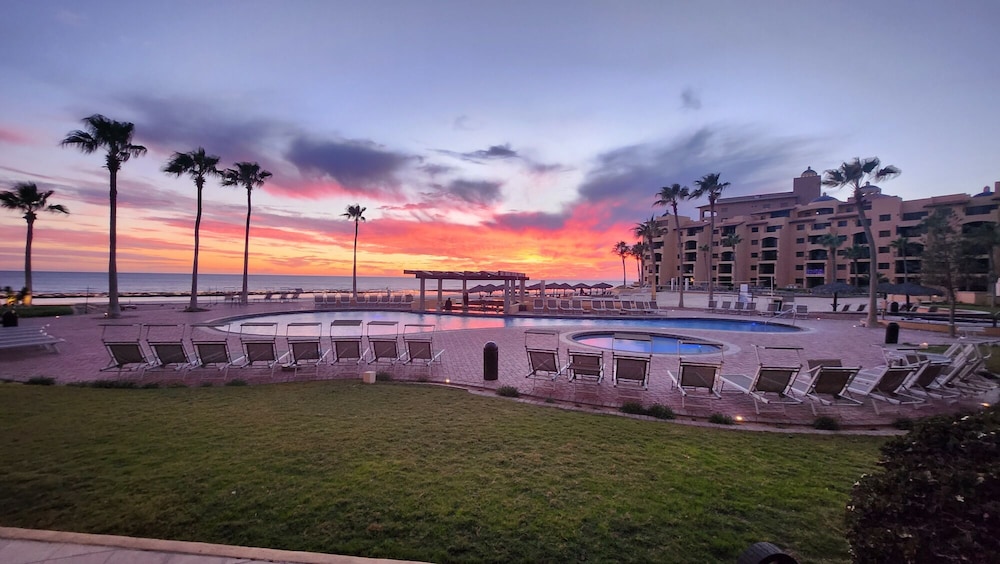 Family Condo, 2 Bedrooms, Ocean View, Beachfront