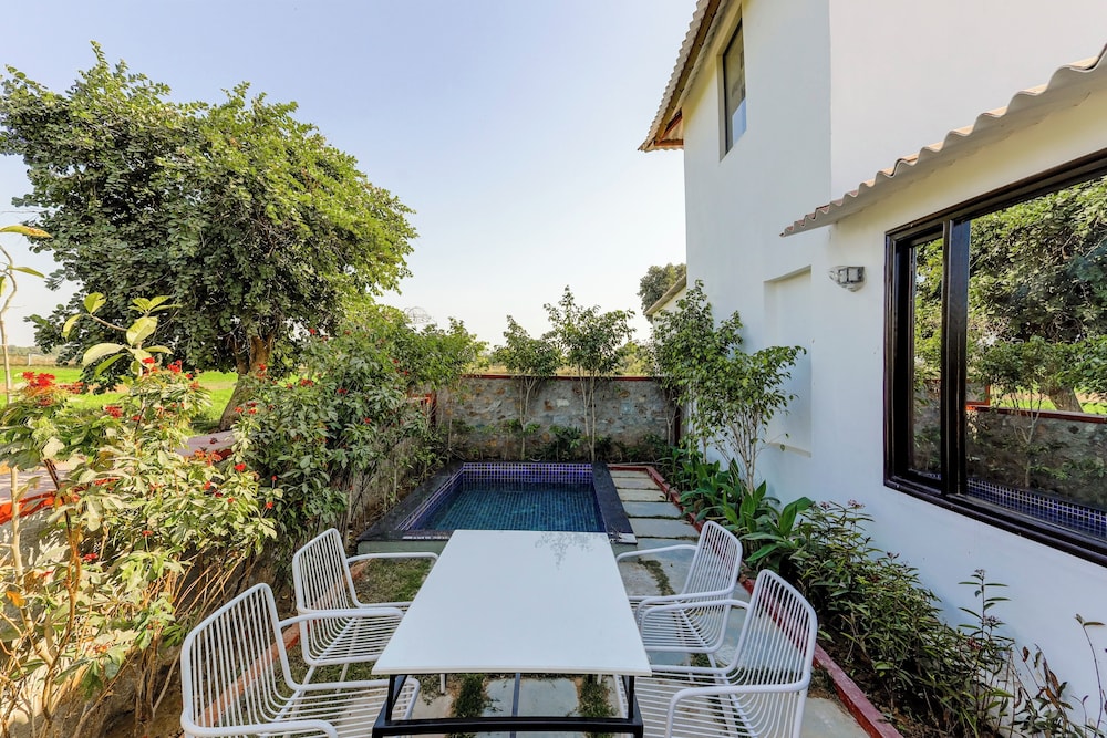 Pool Villa with Private Courtyard