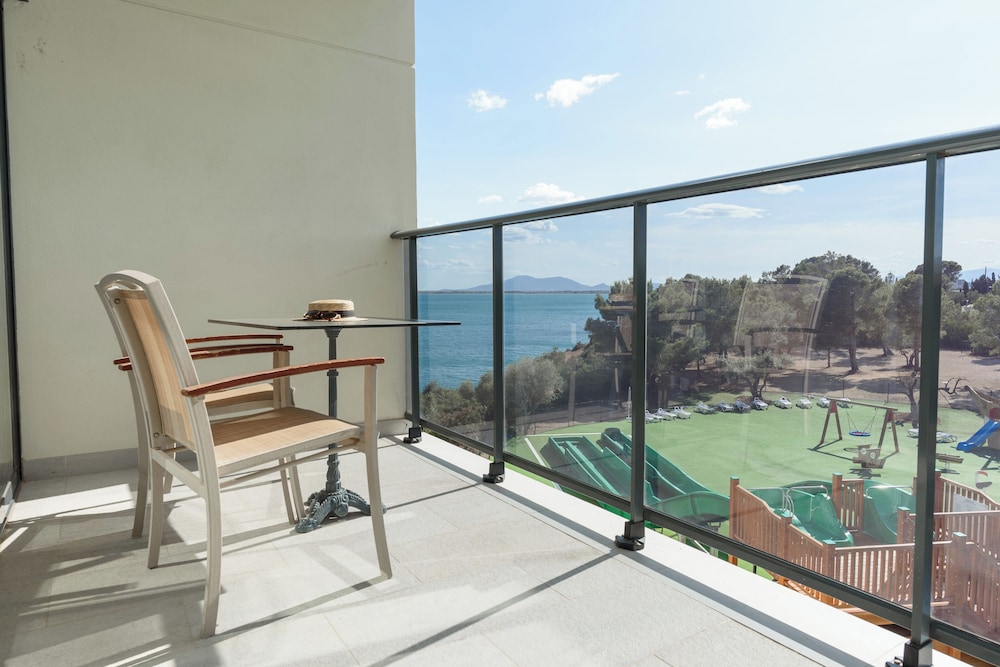 Quadruple Room, Partial Sea View (3 adults and 1 child)
