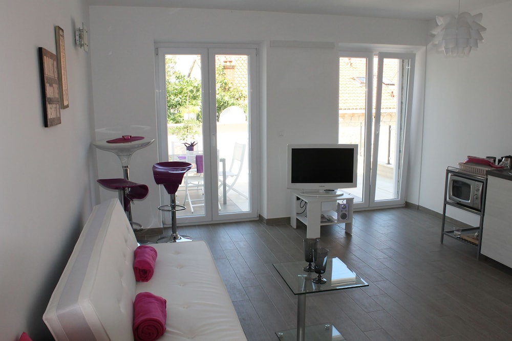 Apartment, 1 Bedroom, Terrace photo 1