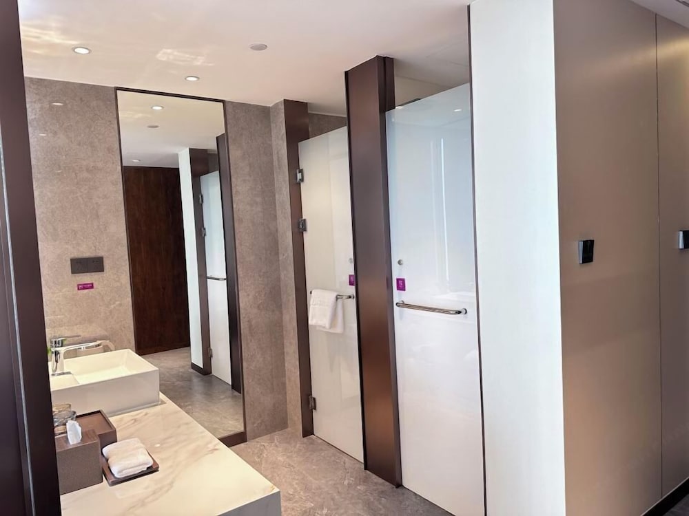 Deluxe Single Room, City View photo 2