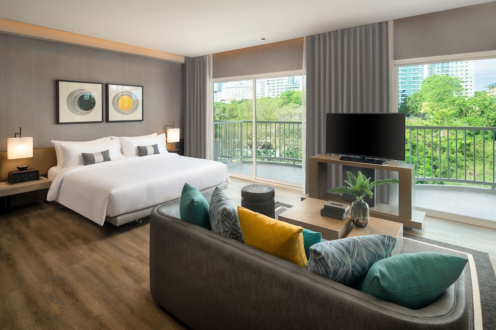 Cross - Elite Suite - Photo 1