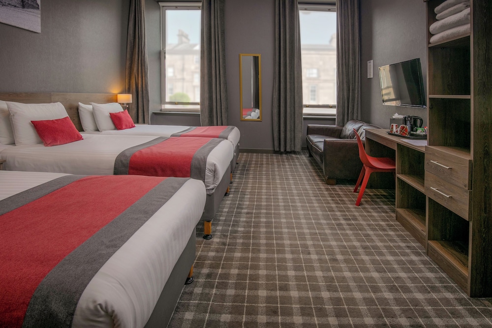 Standard Room, 3 Twin Beds, Non Smoking photo 2