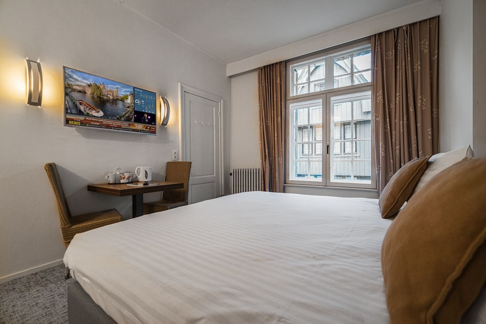 Double or Twin Room (Budget) - Photo 2