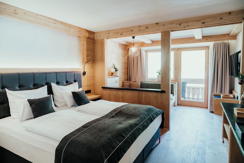 Deluxe Room, Balcony