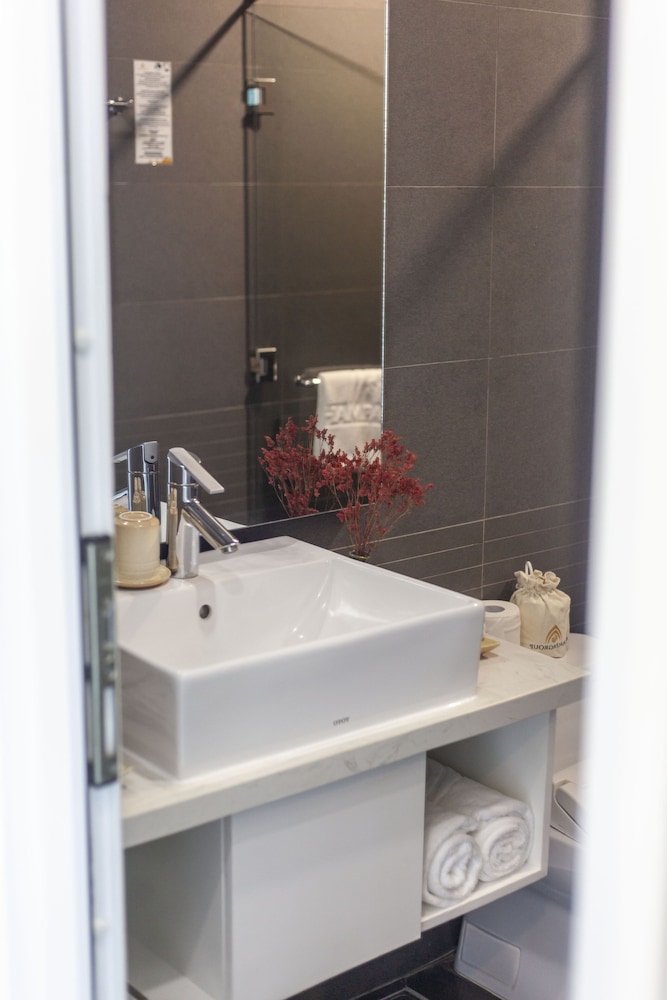 Uma studio suite for 2 pax photo 3