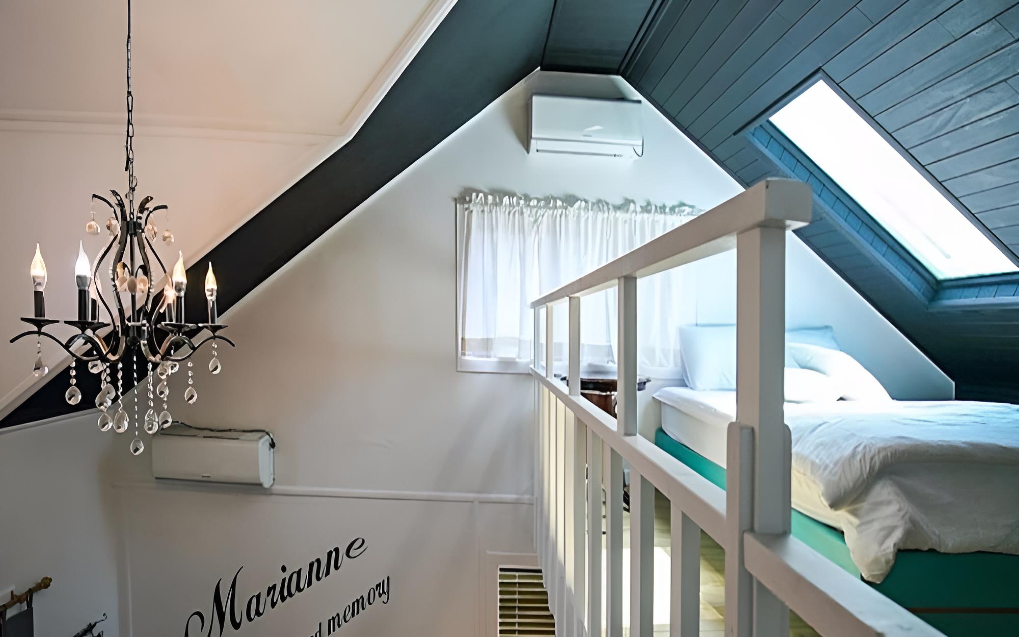 Room (Helios (Duplex)) - Photo 11