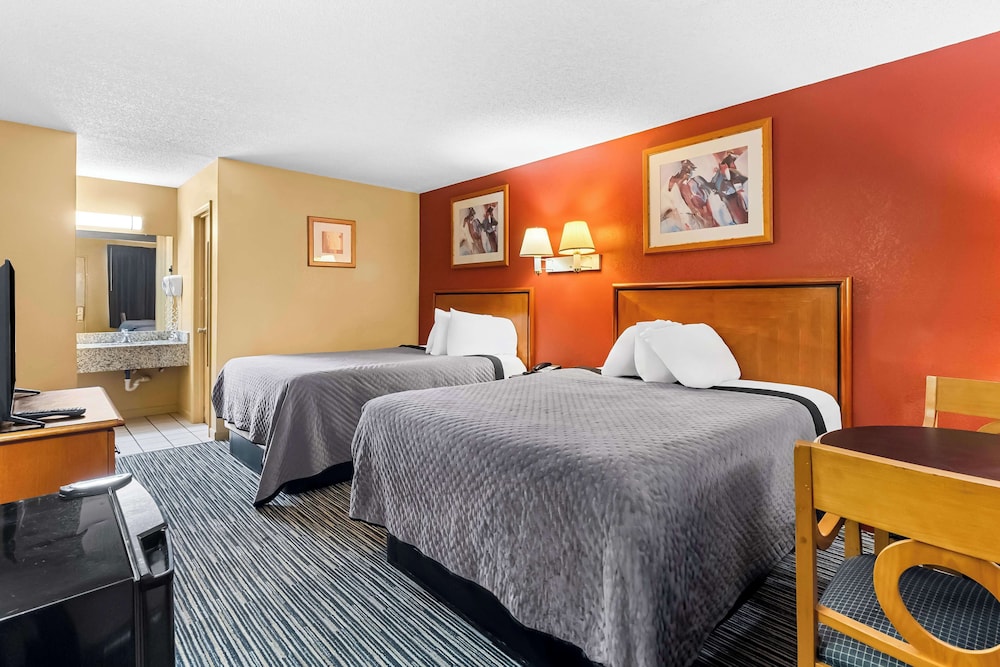 Room, 2 Double Beds, Non Smoking - Photo 1