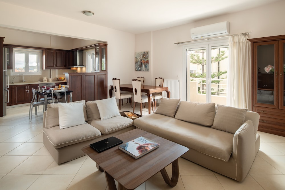 Family Apartment photo 2