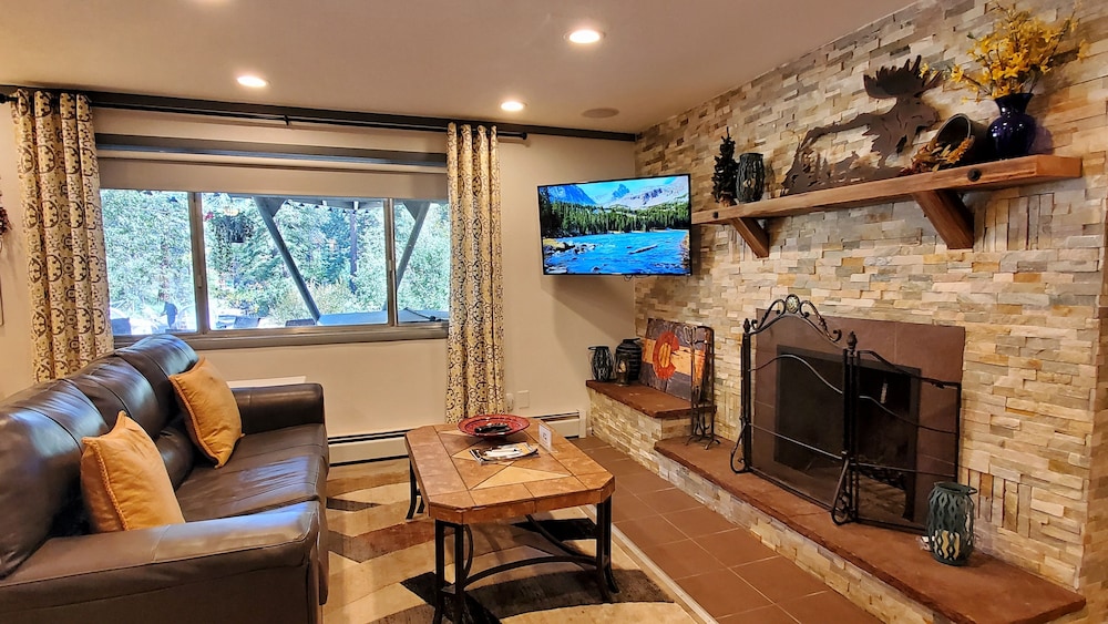 Superior Suite, 1 King Bed with Sofa bed, Hot Tub, River View, photo 6