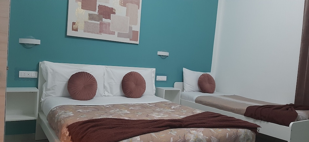 Deluxe Triple Room photo 2