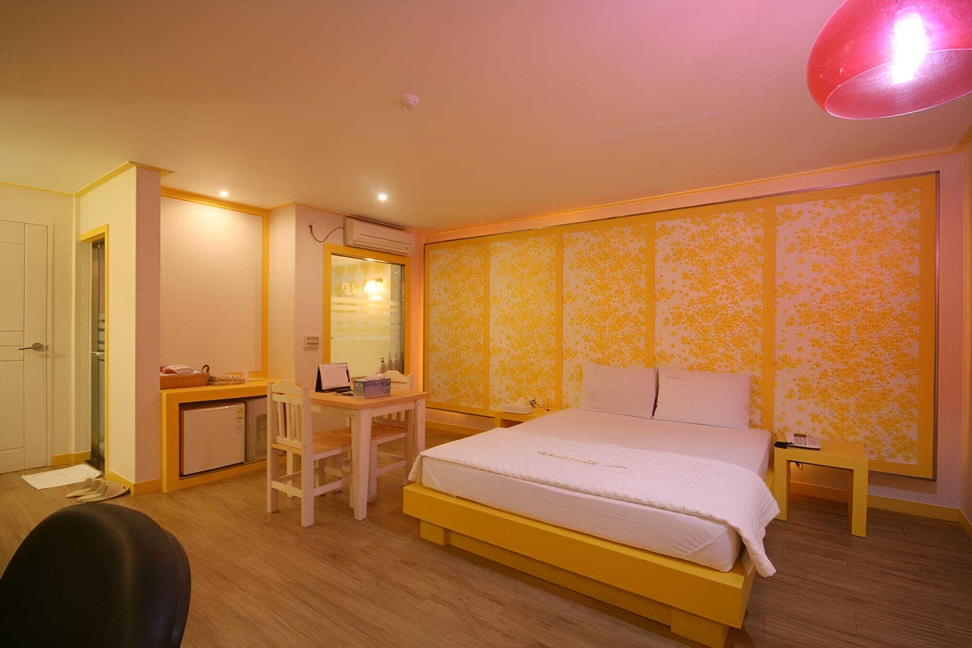 Room (Special room (Spacious room / PC / bi) - Photo 2