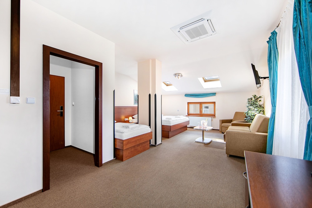 Deluxe Room - Photo 2
