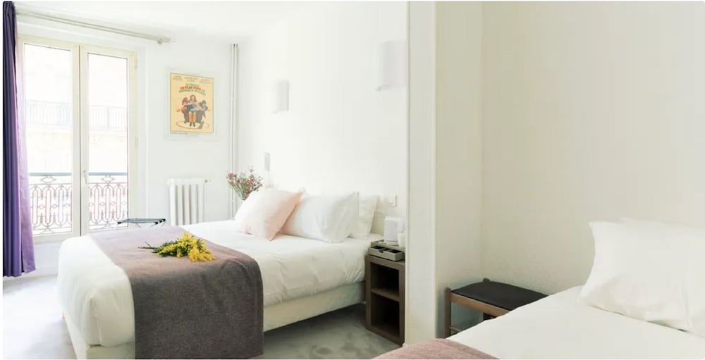Deluxe Room, 1 Double Bed with Sofa bed, Non Smoking photo 3