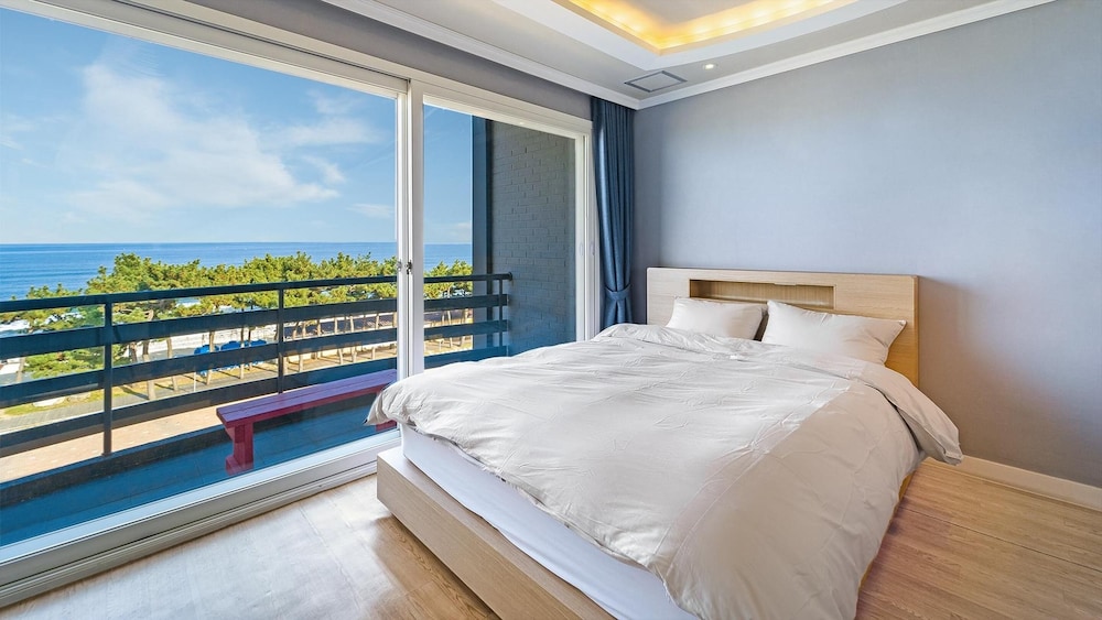 Basic Room, 1 Bedroom (Darjeeling 402 (Ocean View)) photo 2
