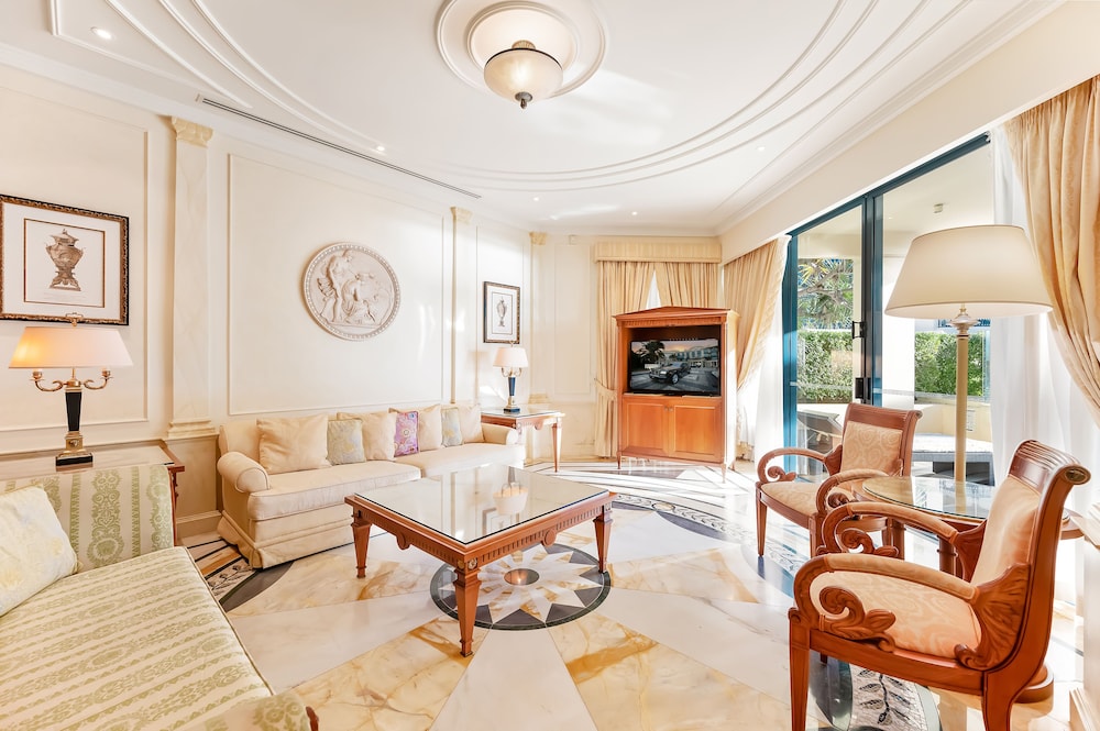 Three Bedroom Condo (Pool) - Photo 6