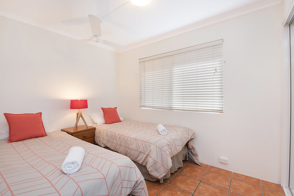 2 Bedroom Apartment with Garden Views photo 3