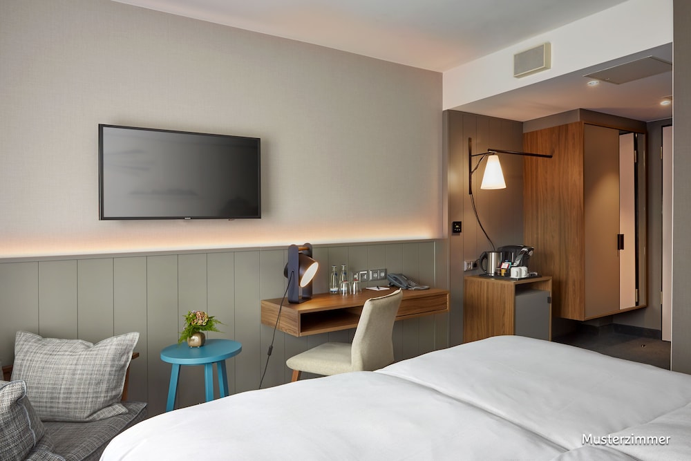 Superior Double Room, 1 King Bed thumbnail 5