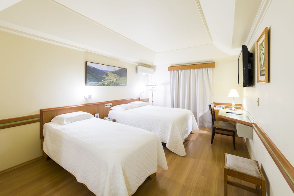 Deluxe Twin Room photo 3