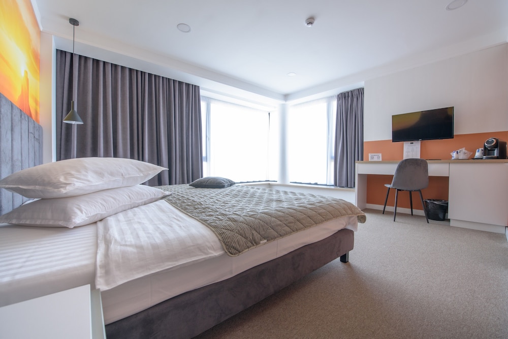 Deluxe Room - Photo 1