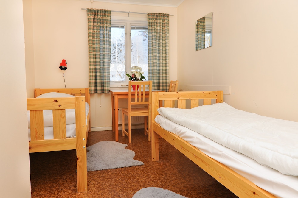 Basic Single Room (bed linen/towel not included) photo 1