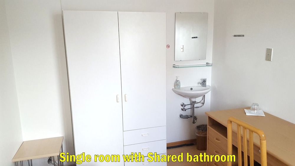 Single Room, Shared Bathroom photo 1