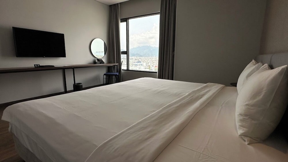 Deluxe Double or Twin Room, City View - Photo 3