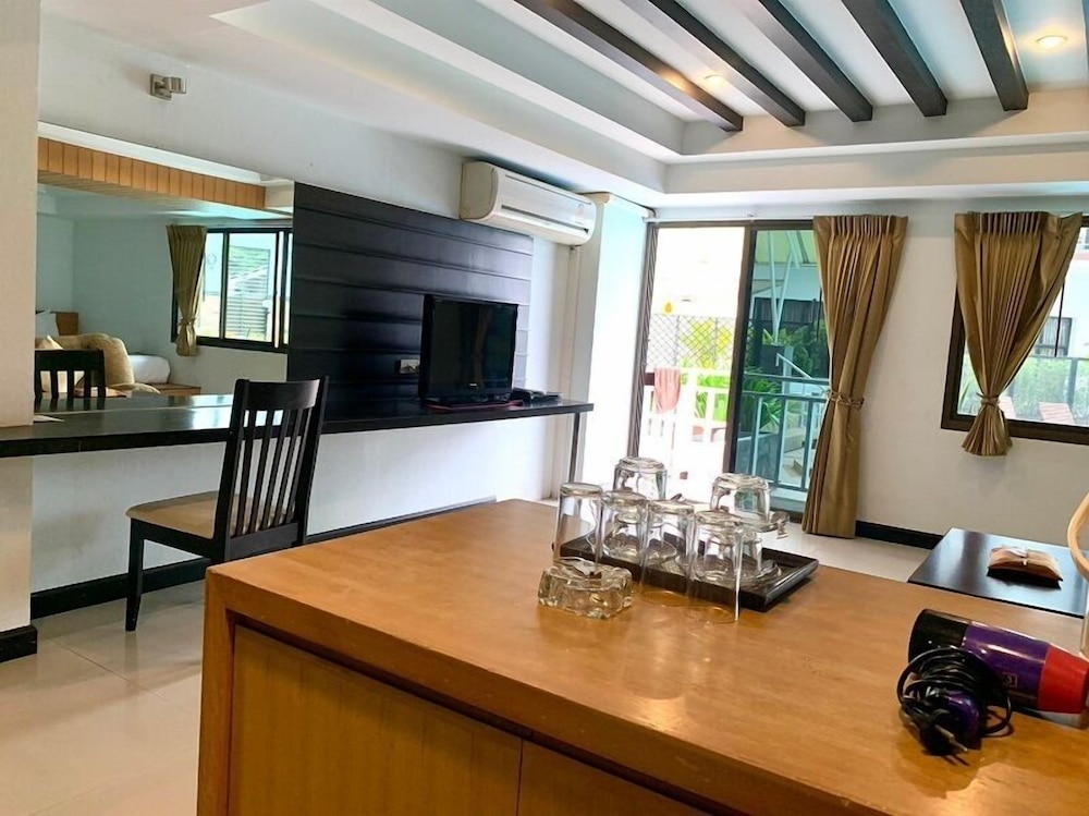 Family Room - Photo 9