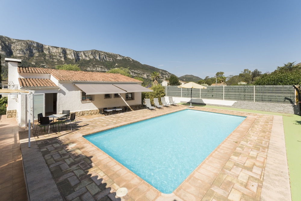 Villa photo 3
