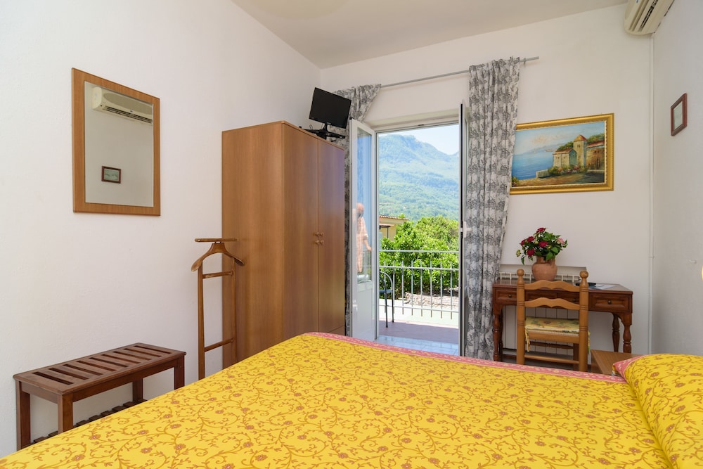Triple Room - Photo 11