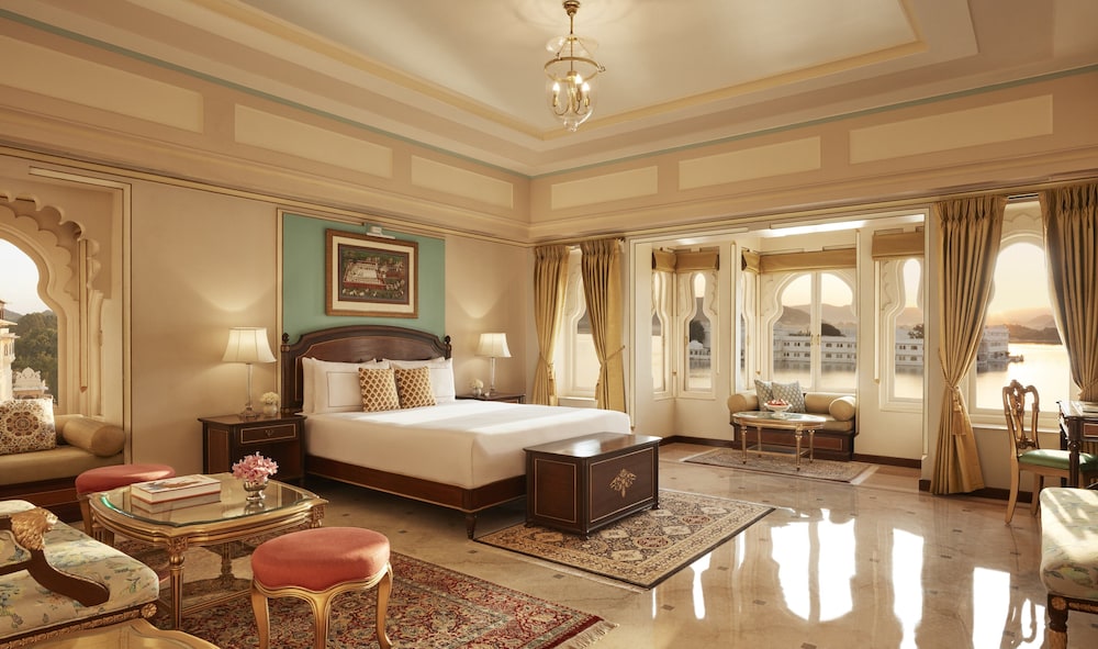 Luxury Suite, Courtyard View - Photo 2